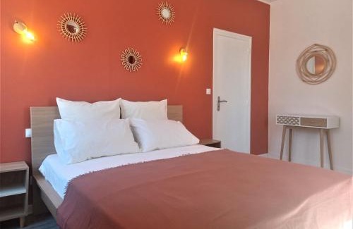 Aiguihe House | Explore Au Bon Endroit: Pet-Friendly Getaway with Top Ratings