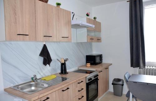 Chambon-sur-Voueize Apartment | Waterfront Studio with Restaurant and Hot Tub Amenities
