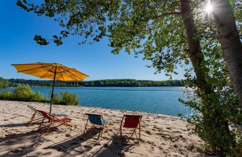 Baurech Villa | Relax by the Water at Au bord de l'eau - Baurech Insolite