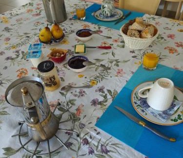Arradon Bed & Breakfast | Experience Au Bord du Golfe du Morbihan with Ocean Views