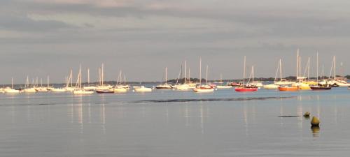 Arradon Bed & Breakfast | Experience Au Bord du Golfe du Morbihan with Ocean Views