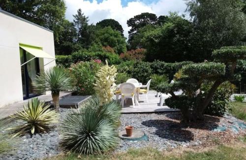 Arradon Bed & Breakfast | Experience Au Bord du Golfe du Morbihan with Ocean Views