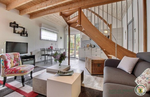 Saint-Quay-Perros House | Idyllic Stay at Au Bord du Ruisseau - Pet Friendly Retreat