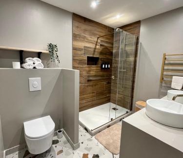 Hyeres City Centre Apartment | Romantic Getaway in Hyères - 4-Star, Highly Rated Hotel