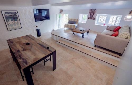 Les Baux-de-Provence House | Family-Friendly Retreat at Chez Romain et Saphie