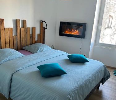 Les Baux-de-Provence House | Family-Friendly Retreat at Chez Romain et Saphie