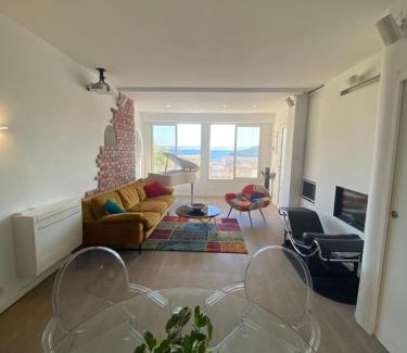 8th Arrondissement House | Cozy Au cœur du Parc National: Oceanfront Gem with Views