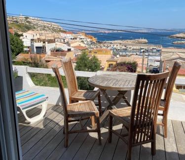 8th Arrondissement House | Cozy Au cœur du Parc National: Oceanfront Gem with Views