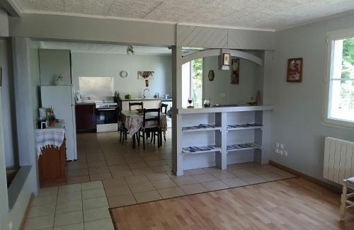 Terrasson-la-Villedieu House | Discover Tranquil Stays at Au Calme in Terrasson