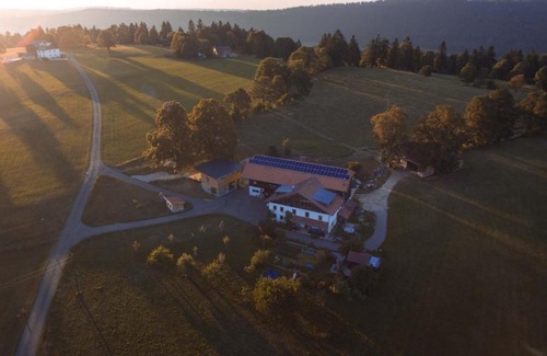Corgemont Bed & Breakfast | Exceptional Stay at Au Chant du Vent - Pet & Child Friendly