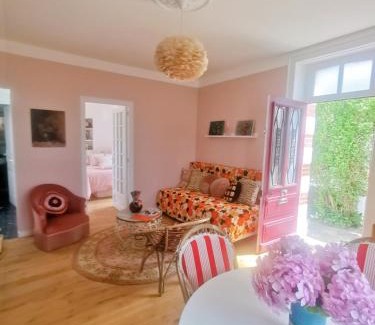 La Bernerie-en-Retz House | Pet and Child Friendly Stay at Au Coin Fleuri Hotel