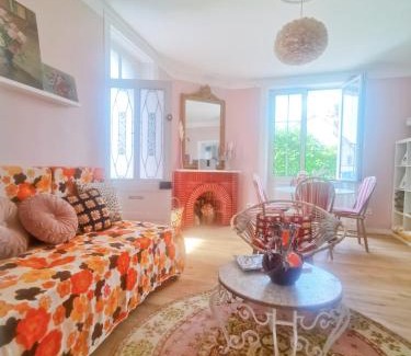 La Bernerie-en-Retz House | Pet and Child Friendly Stay at Au Coin Fleuri Hotel