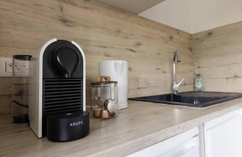 Royat Apartment | Inviting Au Cosy Dôme: Family-Friendly Getaway