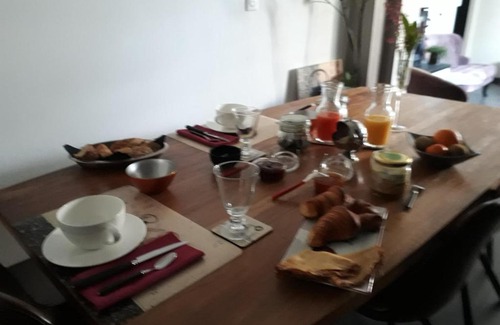 Bruz Bed & Breakfast | Discover Au Detour de Rennes: Oceanfront Bliss Awaits