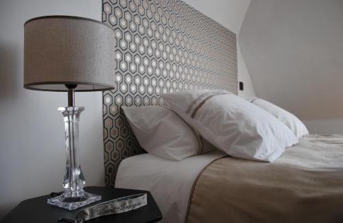 Bruz Bed & Breakfast | Discover Au Detour de Rennes: Oceanfront Bliss Awaits