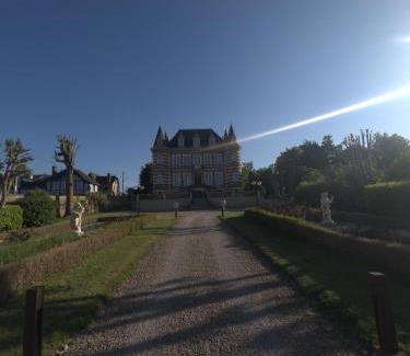 Saint-Pierre-sur-Dives Apartment | Discover Au Domaine des Roches: Family-Friendly Retreat