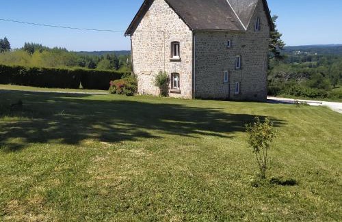 Saint-Exupery-les-Roches House | Relax at Au doux refuge: Family-Friendly Getaway Awaits