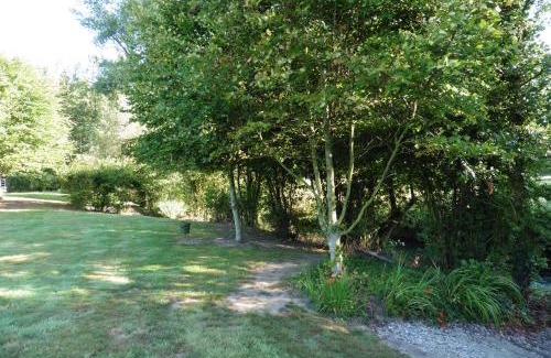 Conchy-sur-Canche House | Relax by the Water at Au fil de l'eau – Rated 9/10!