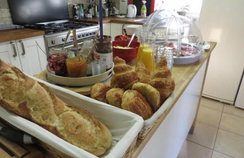 Besseges Bed & Breakfast | Relax at Au Grand Bonheur: Oceanfront Oasis with Pool