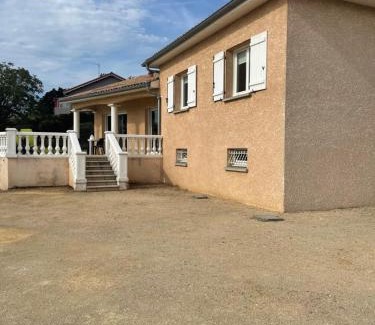 Veranne House | Oceanfront Bliss at Au Jardin de Papy - Guest Rated 9/10