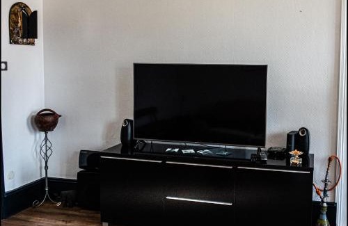 Saint Joseph/Mittelharth Apartment | Experience Au Kouglof with Netflix: Rated 9.5/10 by Guests