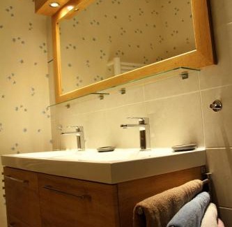 Le Puy-en-Velay Apartment | Discover Au Lion d'Or: Family-Friendly with Top Ratings