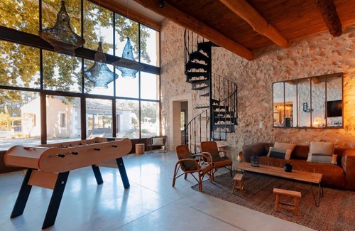 Saint-Pierre-de-Mezoargues House | Relax at Au Mas du Papé with Heated Pool and Spa