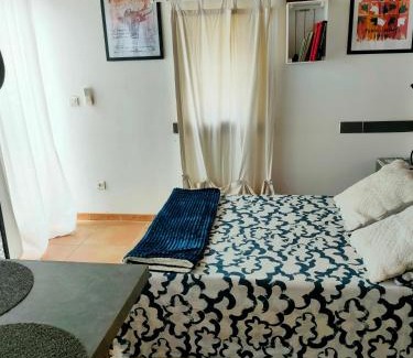 Ledenon Bed & Breakfast | Discover Au Mazet du Parc: Oceanfront Paradise with Pool