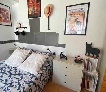 Ledenon Bed & Breakfast | Discover Au Mazet du Parc: Oceanfront Paradise with Pool