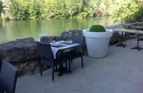 Dole Hotel | Pet-Friendly Retreat at Au Moulin des Ecorces, Rated 8/10