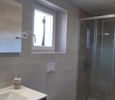 Bourrouillan House | Discover Gîte Le Moulin du Comte: Pool & Kitchen Amenities