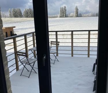 Vaux-sur-Sure Apartment | Discover Au p'tit cachot: Cozy Gîte with Hot Tub & More