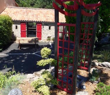 Les Epesses Bed & Breakfast | Exceptional Stay at Au Petit Bignon with Breakfast Included