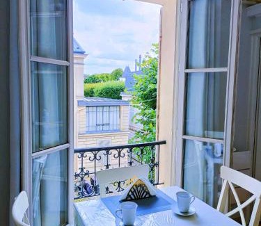 Clagny Glatigny Apartment | Exquisite Au Petit Trianon Bleu - Top Rated Family Retreat