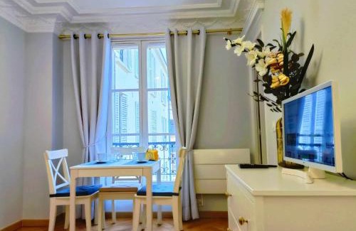 Clagny Glatigny Apartment | Exquisite Au Petit Trianon Bleu - Top Rated Family Retreat
