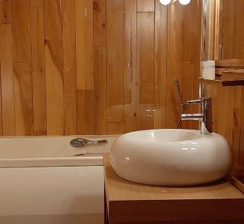 Chateauneuf-du-Faou Bed & Breakfast | Family-Friendly Stay at Au Pied du Pont with Great Reviews