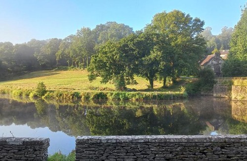 Chateauneuf-du-Faou Bed & Breakfast | Family-Friendly Stay at Au Pied du Pont with Great Reviews