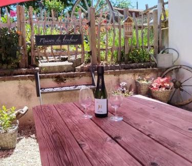 Cunfin House | Discover Au pied du vignoble Champenois: Family-Friendly Stay