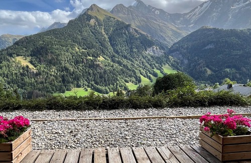 Saint-Gervais-les-Bains Apartment | Guest Rated 10/10: Au Pied du Mont Blanc in a Charming Village