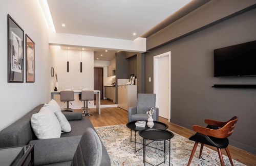 Piraeus House | Discover Au Piree by Calon: Family-Friendly Getaway