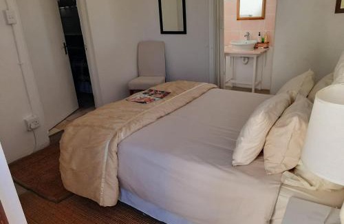 Langebaan Bed & Breakfast | Relax at Au Plais De Langebaan with Oceanfront Views