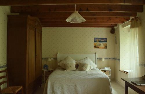 Clamanges Bed & Breakfast | Oceanfront Retreat: Au Pré du Moulin with Hot Tub & Dining