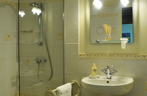 Clamanges Bed & Breakfast | Top-Rated Au Pré du Moulin with Breakfast & Family-Friendly Amenities