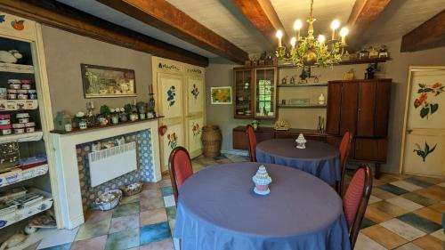 Ardres Bed & Breakfast | Guest Rated 9.4: Au Retour du Lac with Family-Friendly Dining