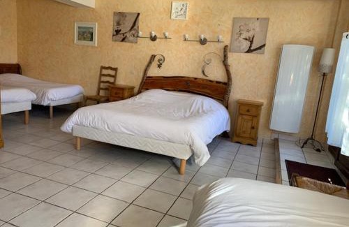 Saint-Paul-les-Monestier Hotel | Discover Au Sans Souci: Oceanfront Haven with Great Amenities