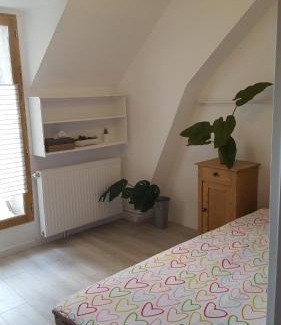 Chissay-en-Touraine House | Discover Au Soleil Joyeux: Family-Friendly & Pet Welcoming