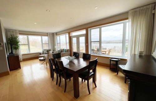 Deauville Hotel | Experience Scenic Views at Au Sommet du Lac Magog
