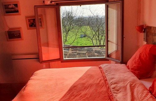Saint-Emilion House | Experience Cozy Comfort at Au Vélo dans l'Arbre Hotel