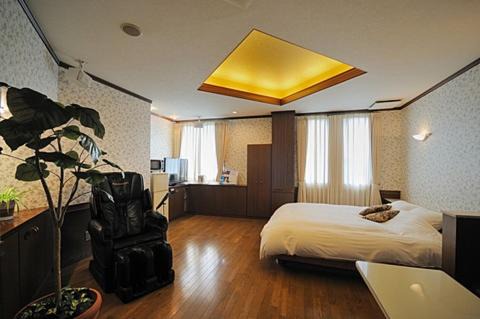 Yogita Cho Hotel | Discover Aube - Adults-Only Retreat with Hot Tub & Breakfast
