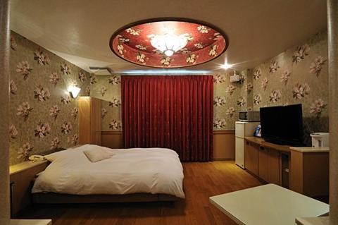 Yogita Cho Hotel | Discover Aube - Adults-Only Retreat with Hot Tub & Breakfast